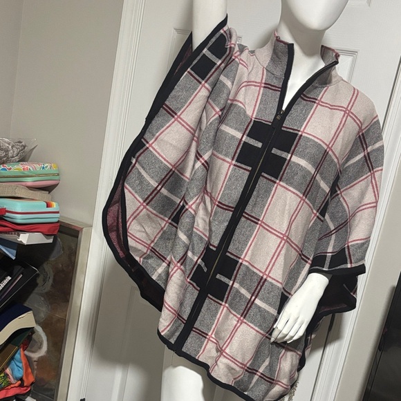 Nicole Miller Jackets & Blazers - Nicole Miller Black and Gray Plaid Poncho